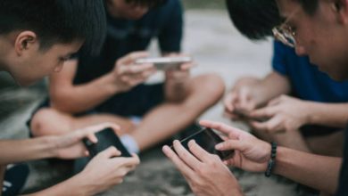 The Social Side of Online Gaming: Bringing Players Together